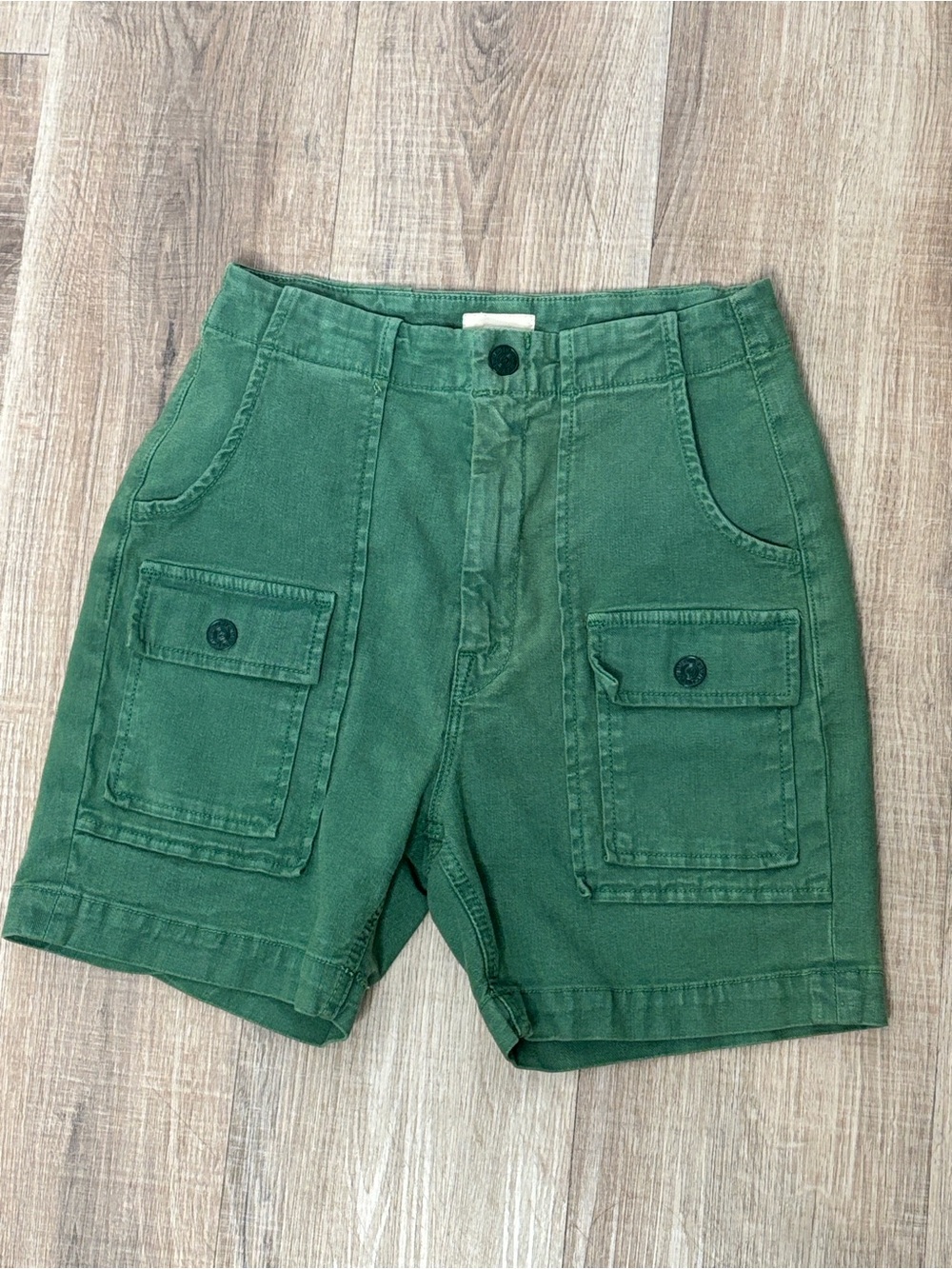 MOTHER Denim The Rambler Patch Pocket Short Amy Army Green Size 24